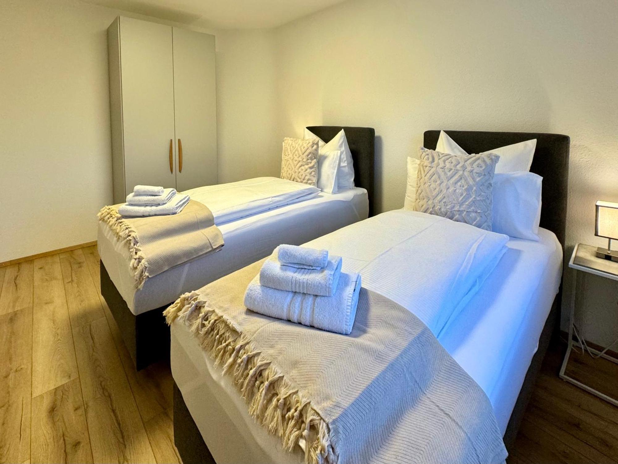 3 Apartment, 95 Qm, Max 5 Personen, Balkon, Garage, Internet 100 Mbit Leonberg