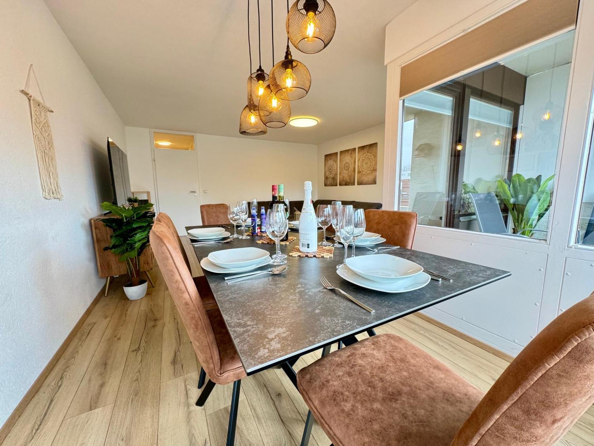 3 Apartment, 95 Qm, Max 5 Personen, Balkon, Garage, Internet 100 Mbit Apartment