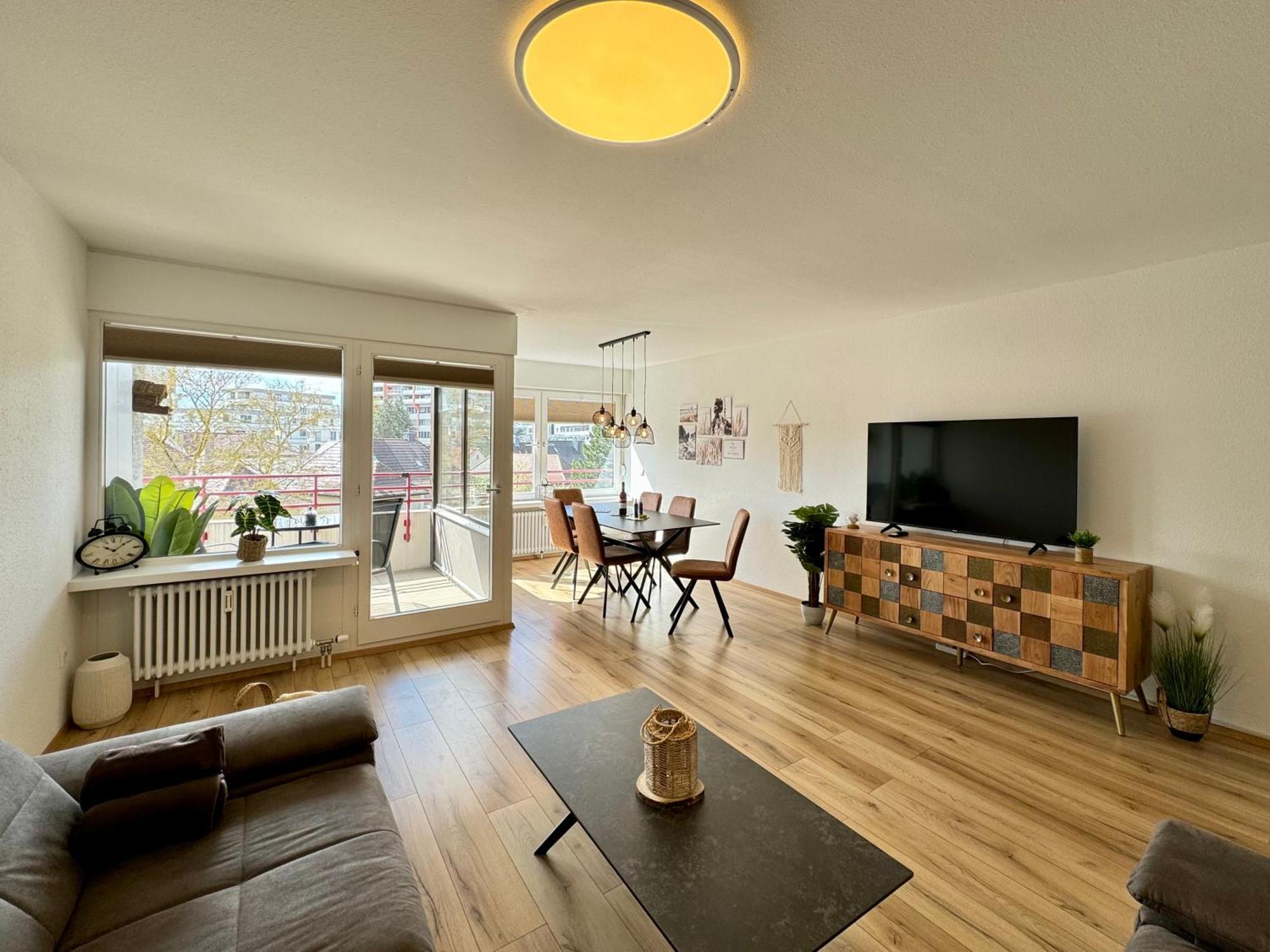 Apartment 3 Apartment, 95 Qm, Max 5 Personen, Balkon, Garage, Internet 100 Mbit Leonberg